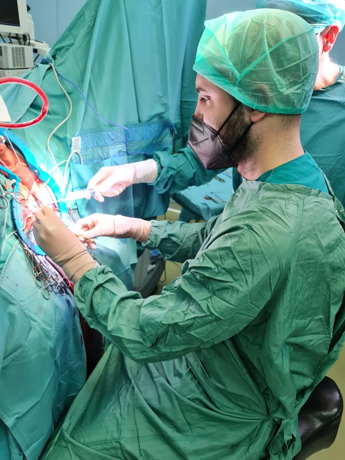 Chirurgia mininvasiva — Interventi laparoscopici ed endoscopici per patologie prostatiche, renali e vescicali.